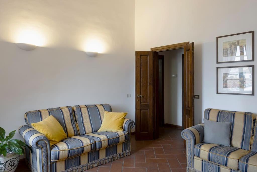 D/t Elegant & Spacious Flat 2' Walk Train Station * Florença