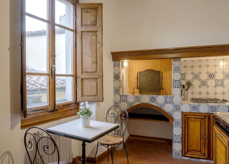 D/t Elegant & Spacious Flat 2' Walk Train Station * Florença