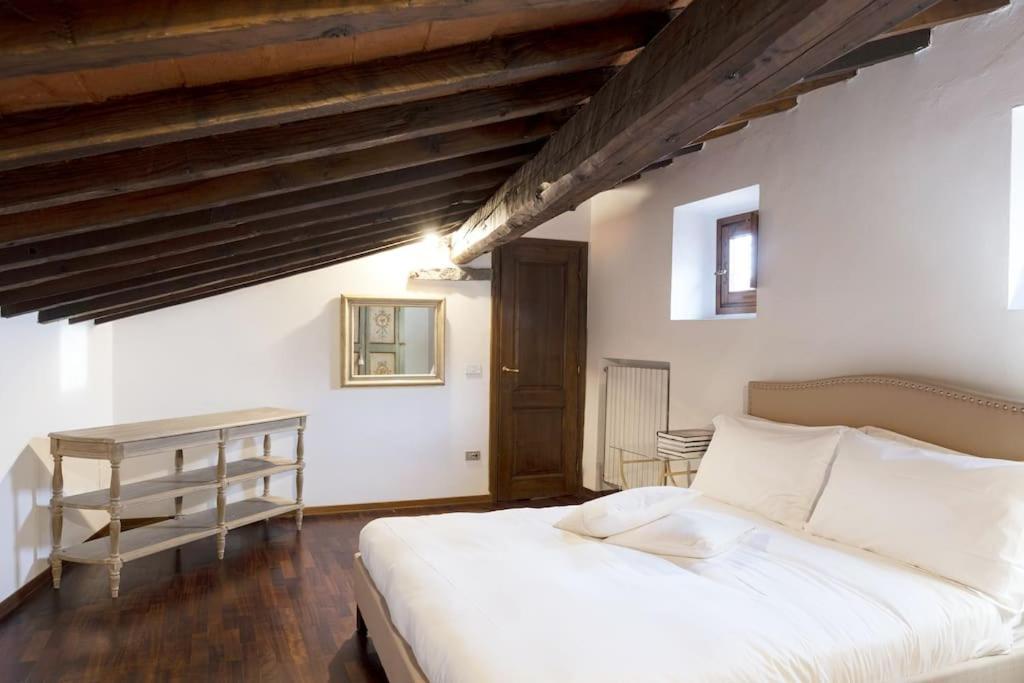 D/t Elegant & Spacious Flat 2' Walk Train Station Florença