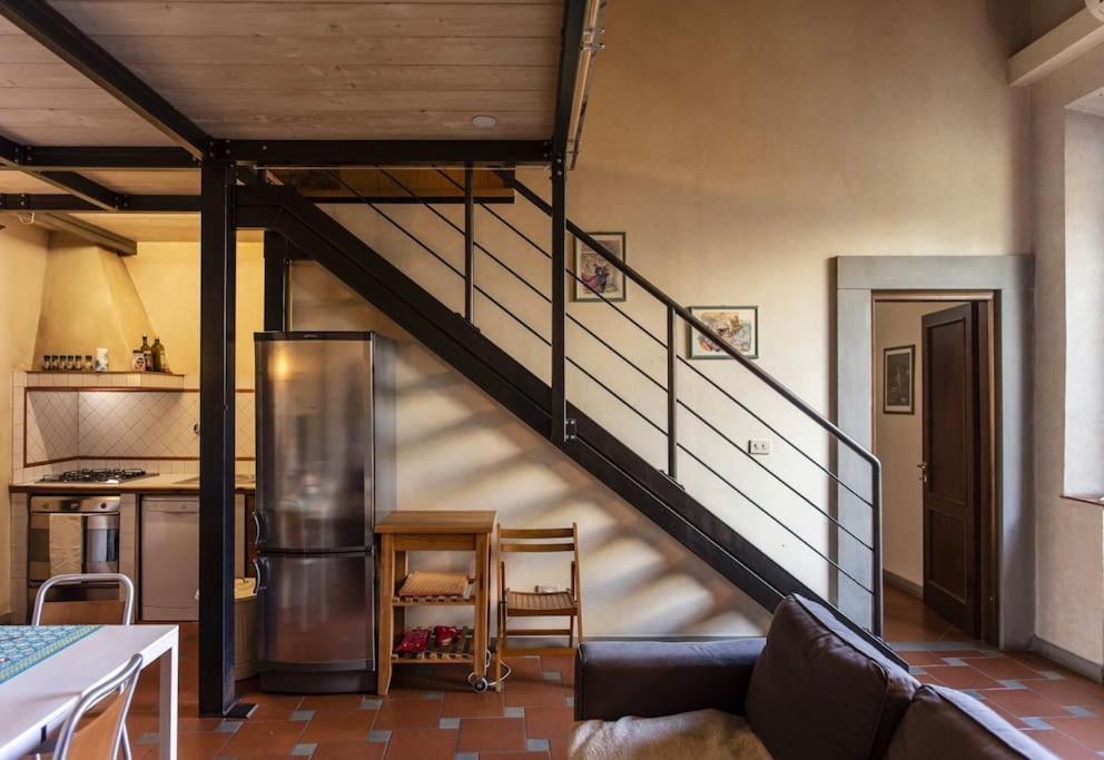 And Quiet Loft 5 Minutes Walk From The Duomo