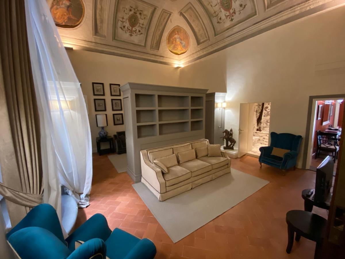 Leilighet Luxury Frescoed In The Center *