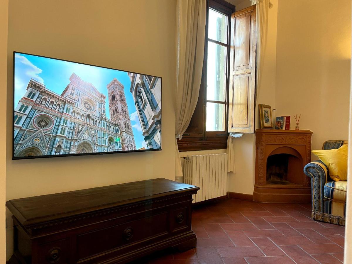 D/t Elegant & Spacious Flat 2' Walk Train Station * Florença