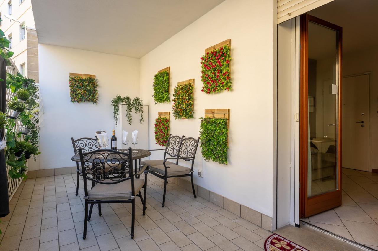Elegant Location In - 2 Free Parking!