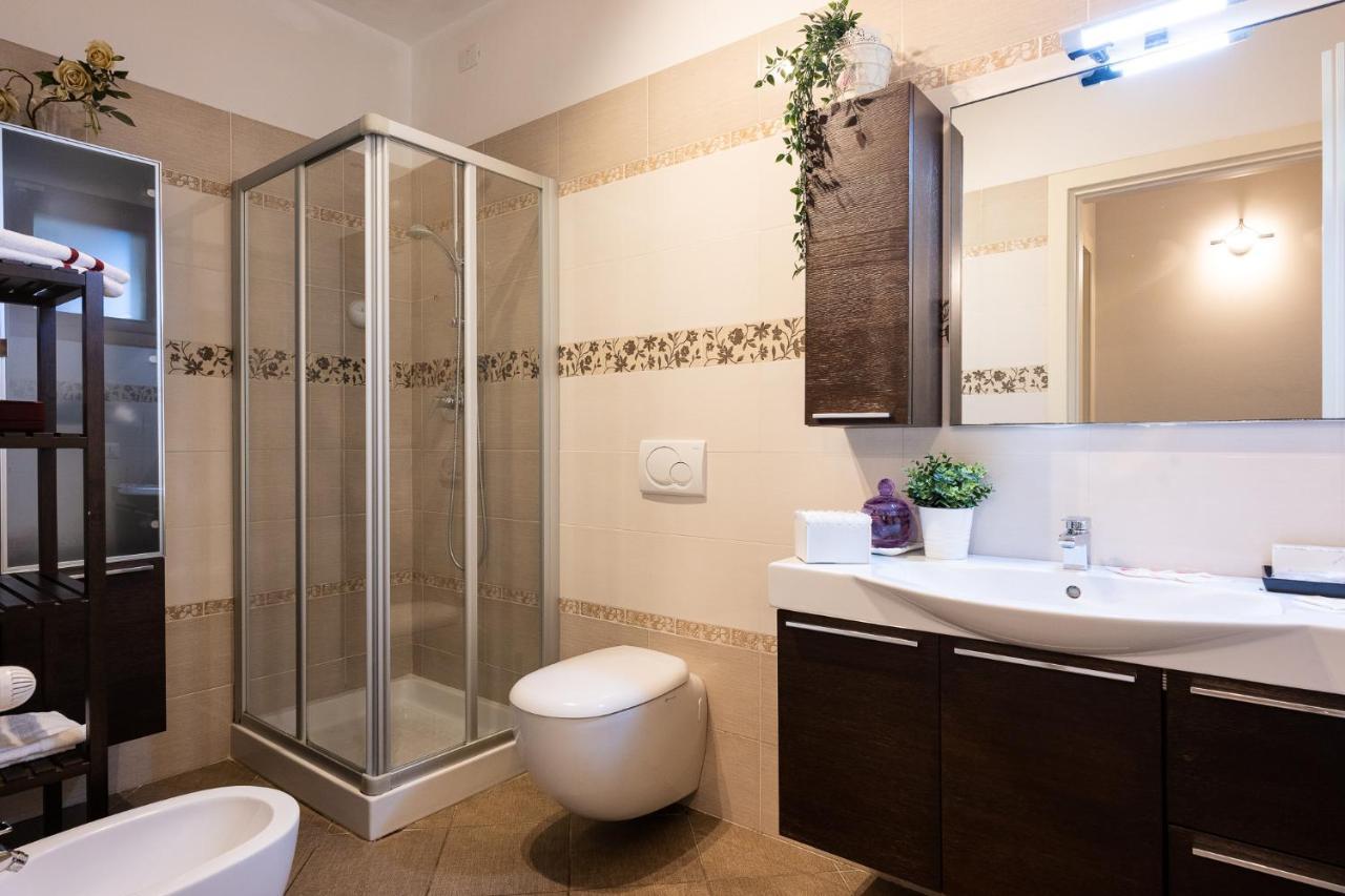 Elegant Location In - 2 Free Parking! Appartamento Firenze
