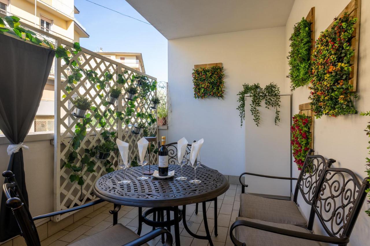Elegant Location In - 2 Free Parking!