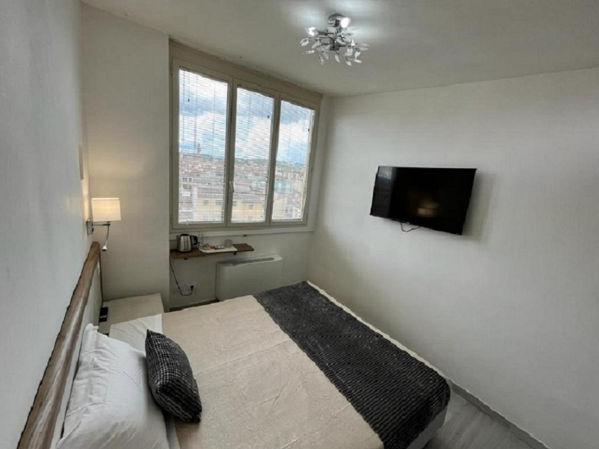 Ester Hotel