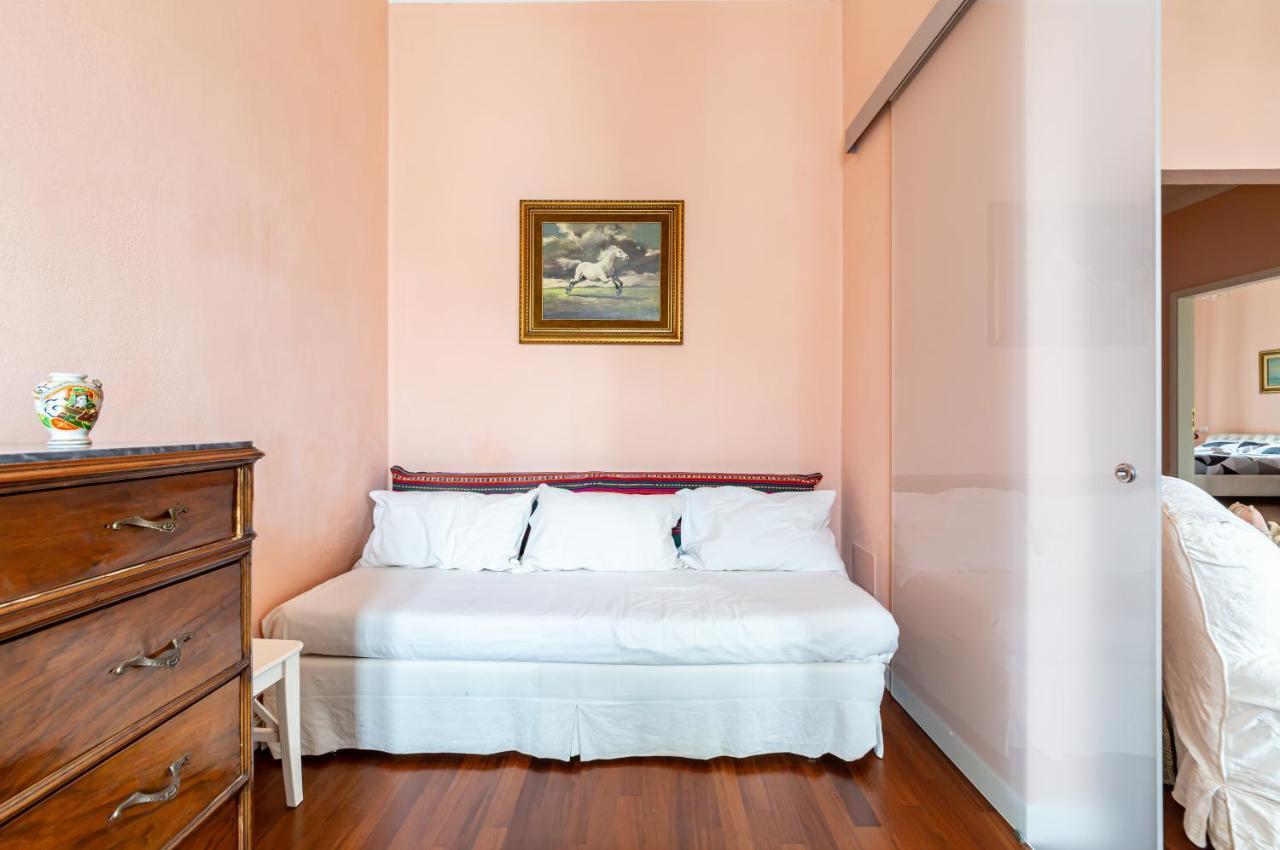 Apartment Stibbert & Statuto Elegant Flat With Balcony *