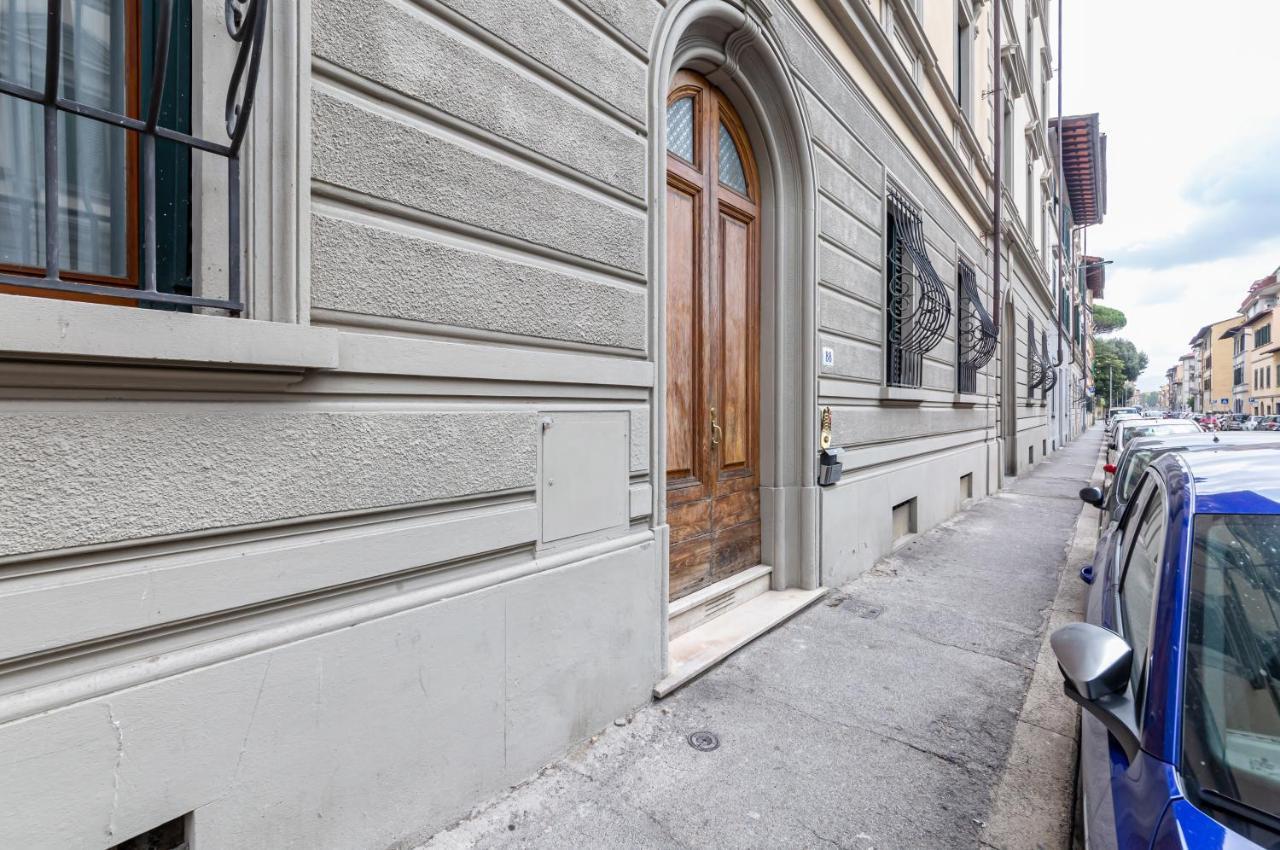 Stibbert & Statuto Elegant Flat With Balcony Apartment Florence