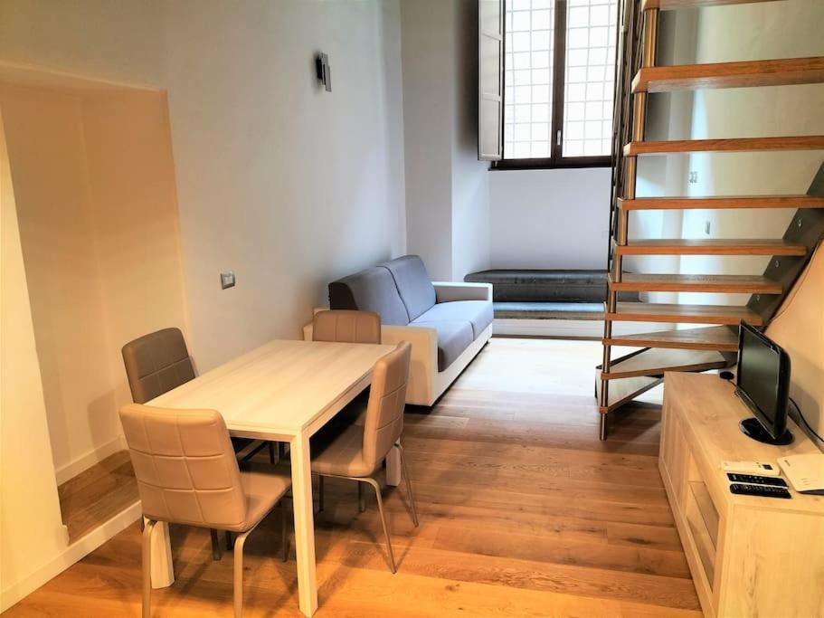 Pandolfini Apartment- With 2 Bedrooms * Firenze