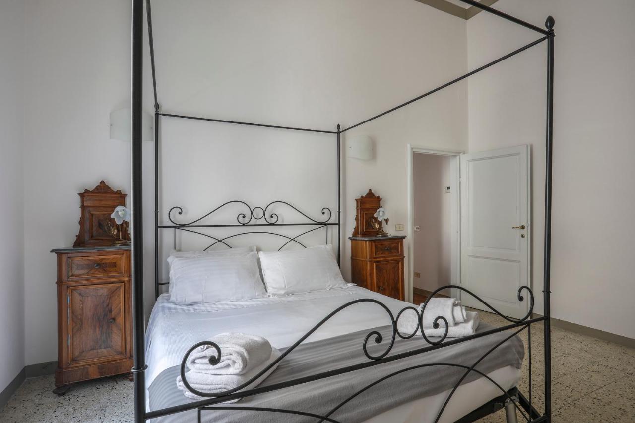 In Florence's Heart: Via Delle Seggiole Florença