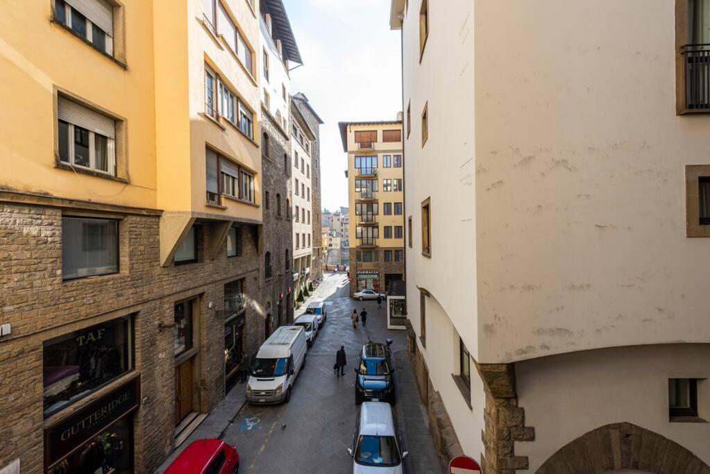 Appartement Wonderful Ponte Vecchio At A Breath. Florence