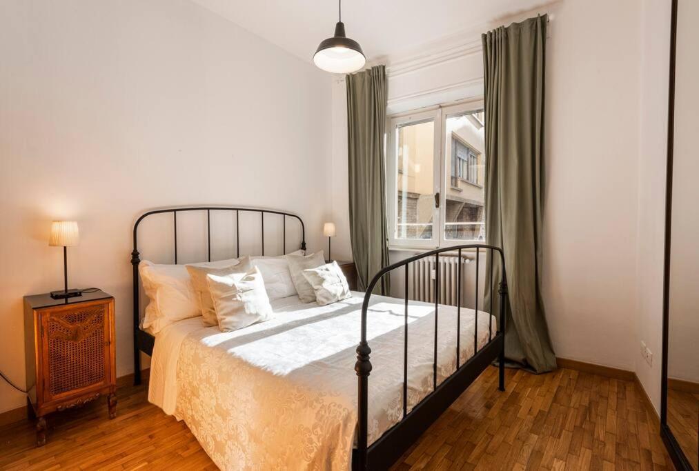 Wonderful Ponte Vecchio At A Breath. Appartement