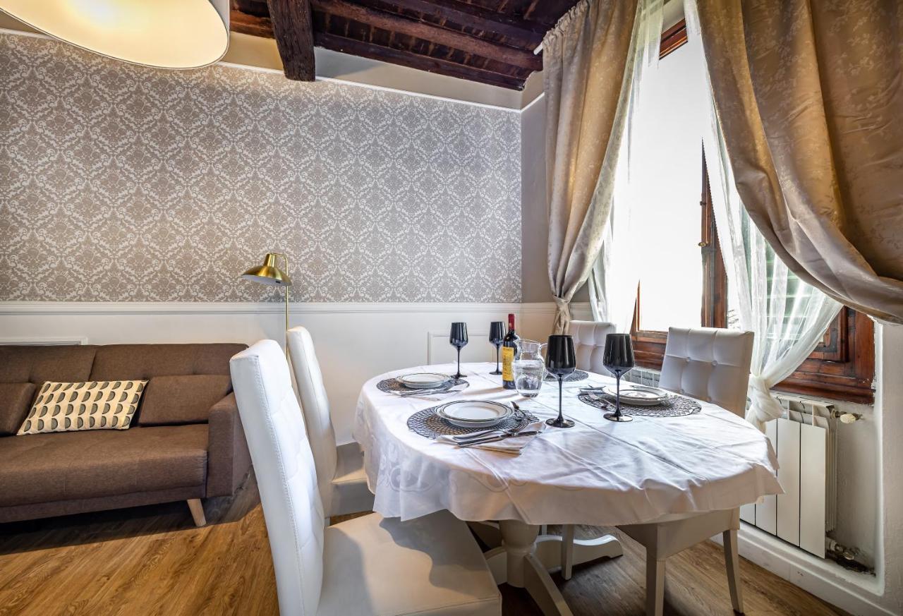 Florentine Experience In Santa Croce Firenze