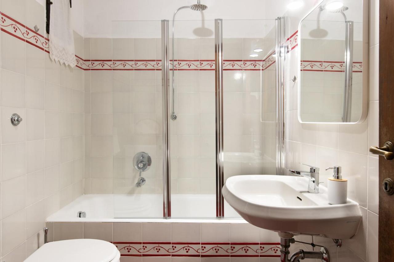 Spacious Family Flat S. Spirito 8 Sleeps Leilighet Firenze