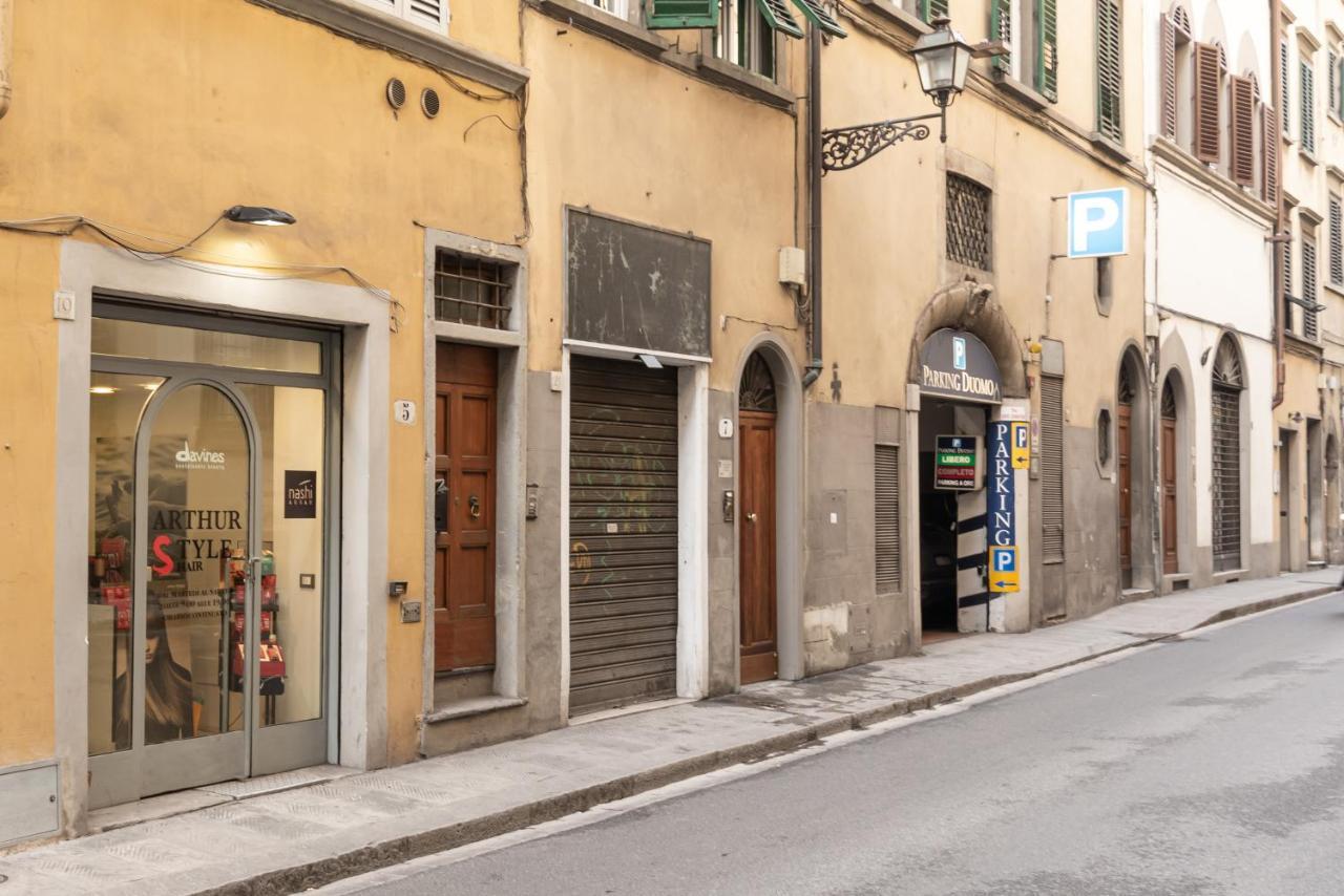 Tra Il Duomo E Il Teatro La Pergola Firenze