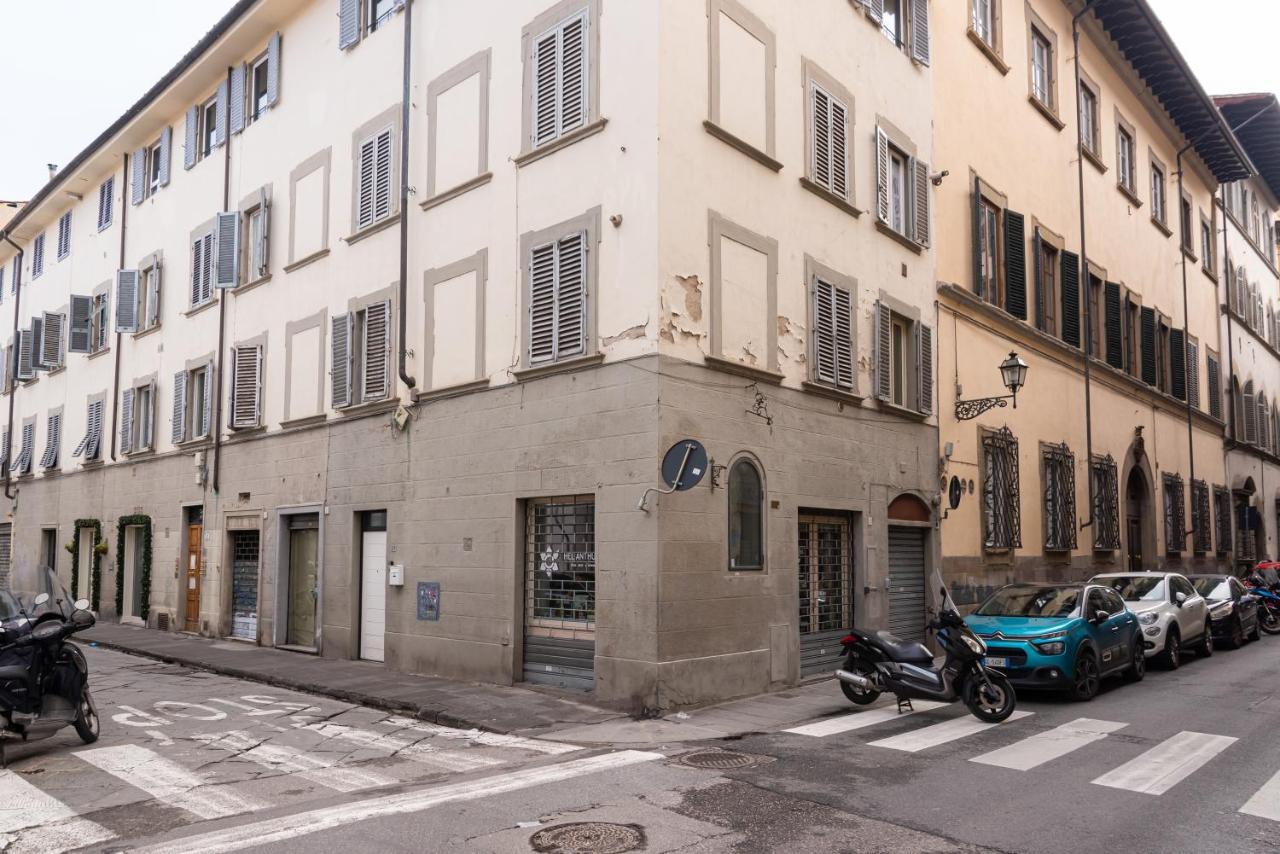 Tra Il Duomo E Il Teatro La Pergola Appartamento *