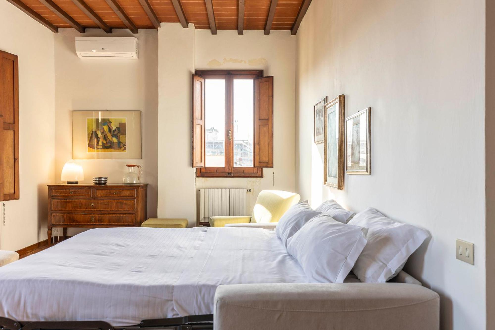 Palazzo Cecchi Luxury Apartment