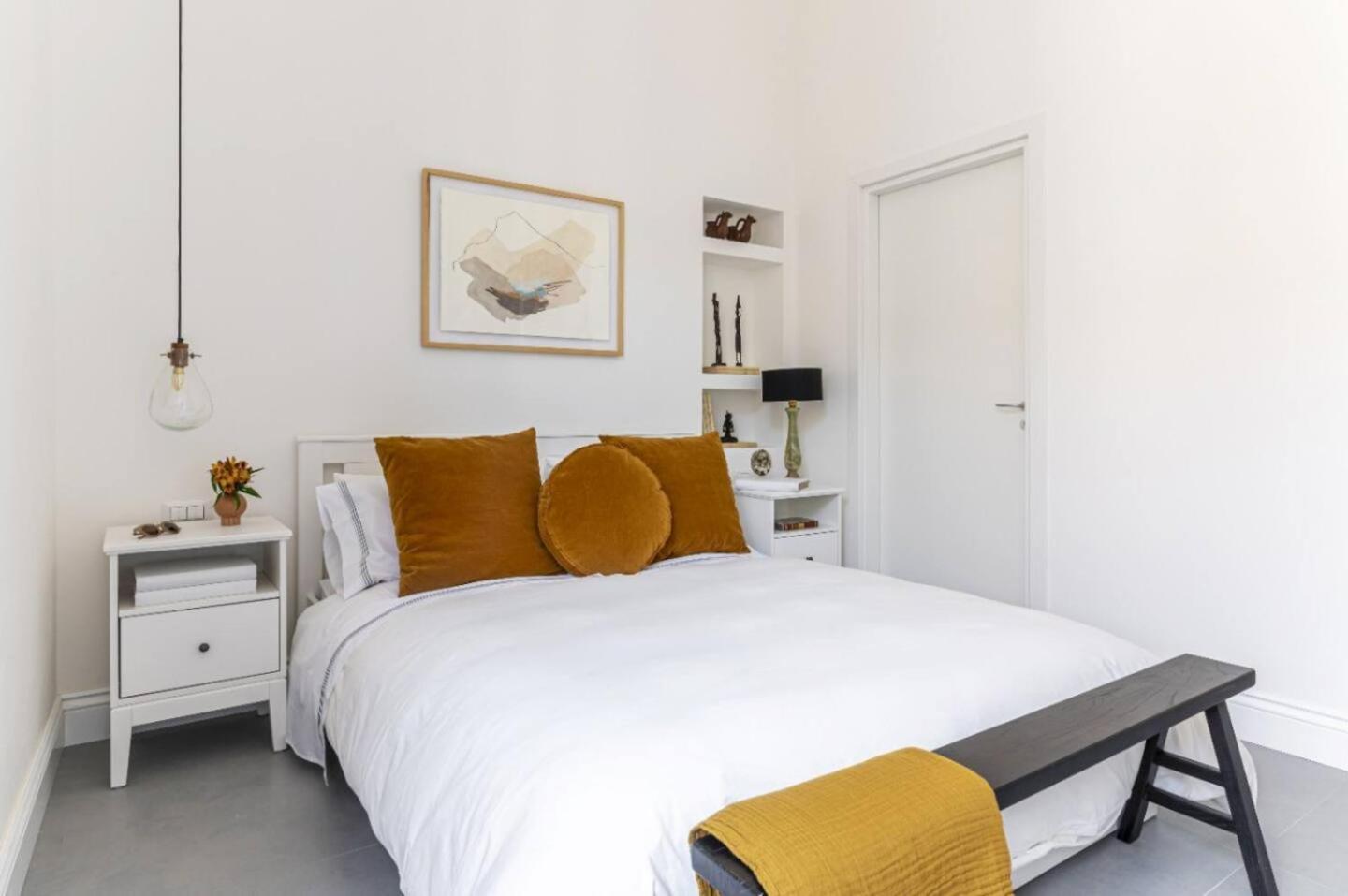Modern Art - Art Pieces & Eclectic Deco Appartement Florence