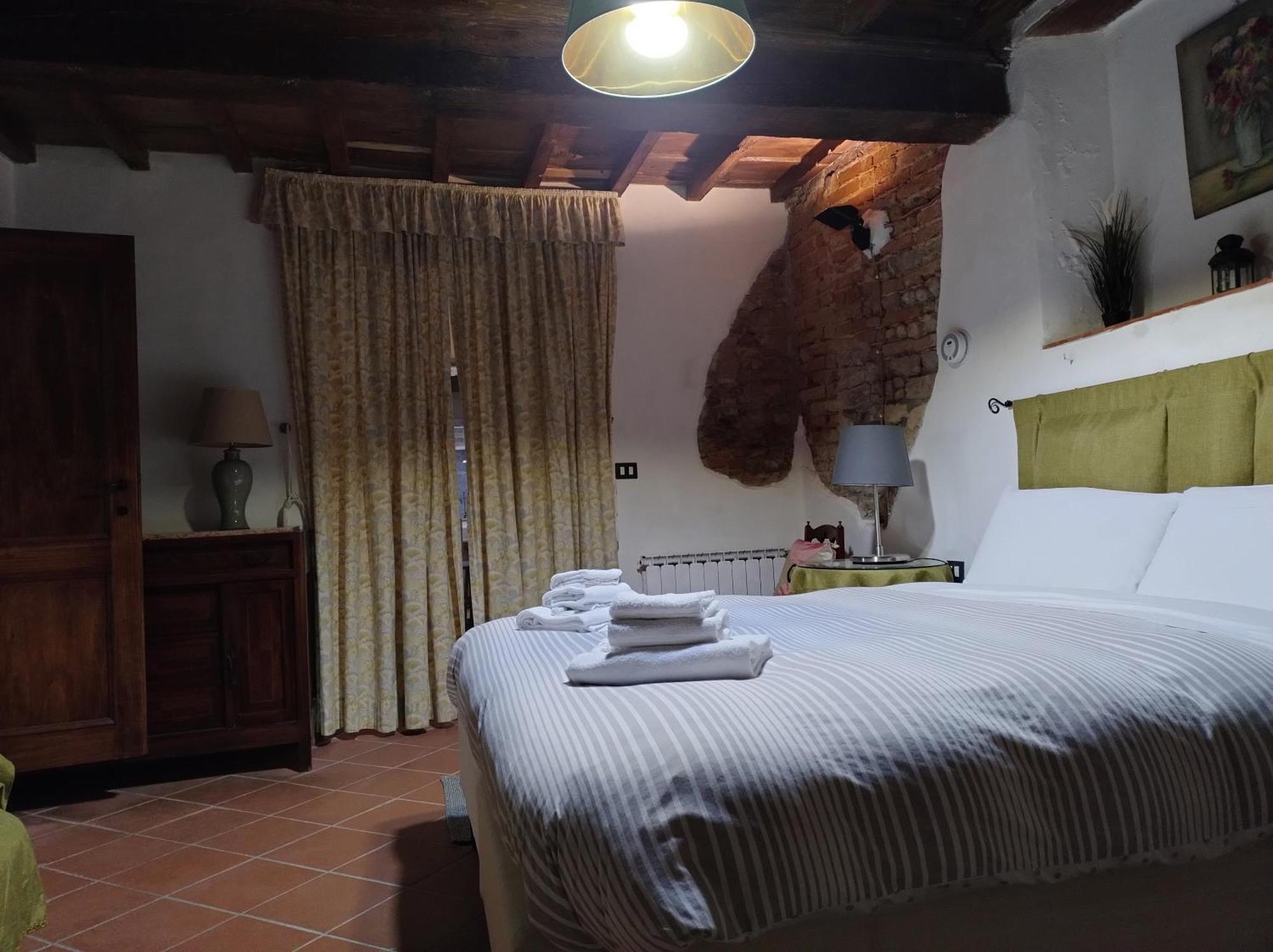 The Ancient Serragli Court Appartement *