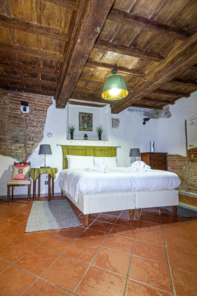 The Ancient Serragli Court Appartement *