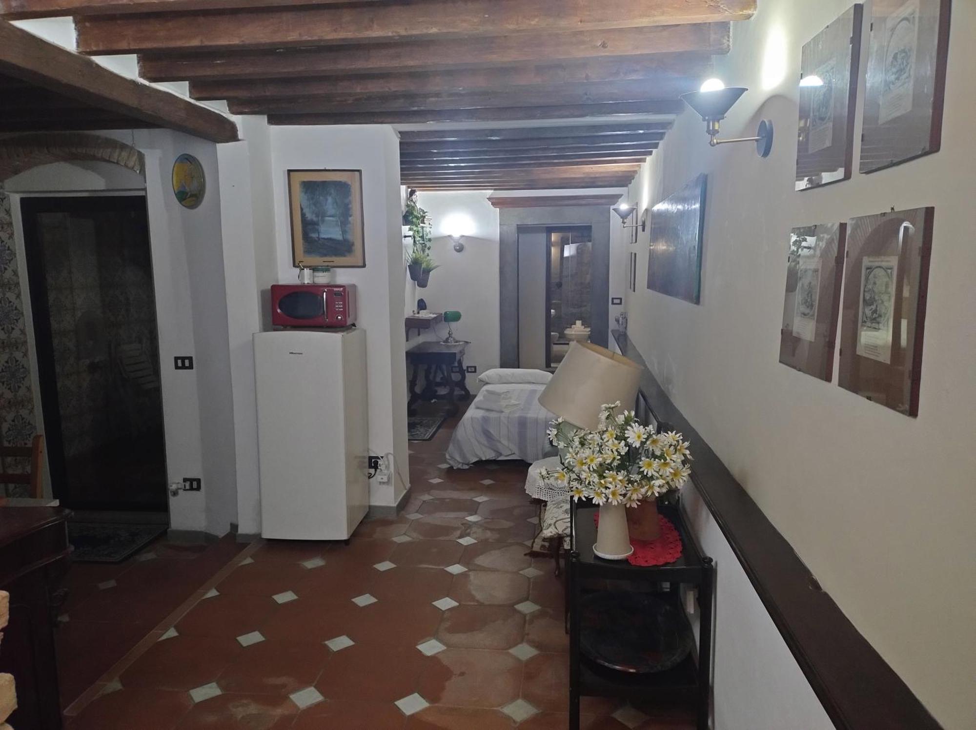 The Ancient Serragli Court Appartement *