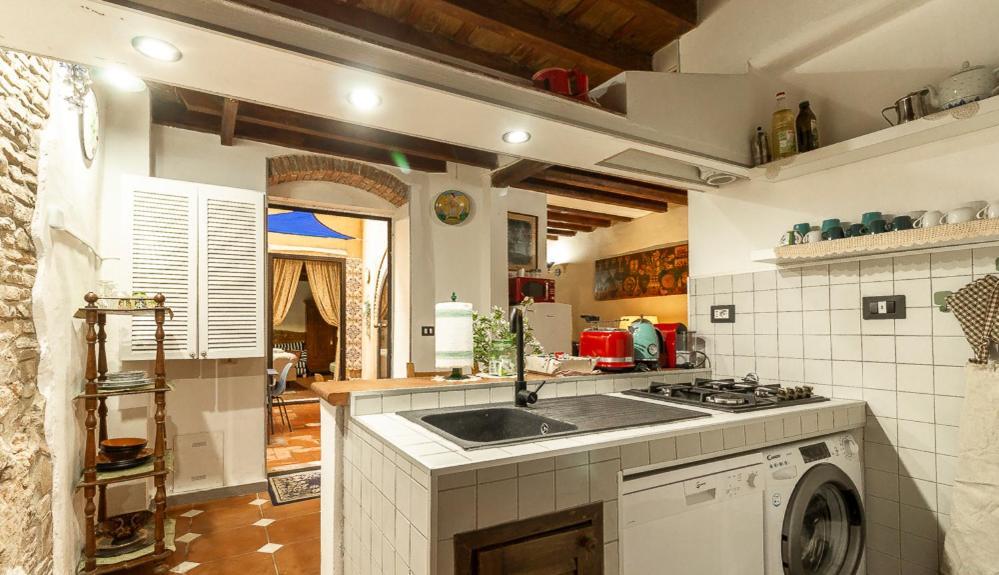 The Ancient Serragli Court Appartement *