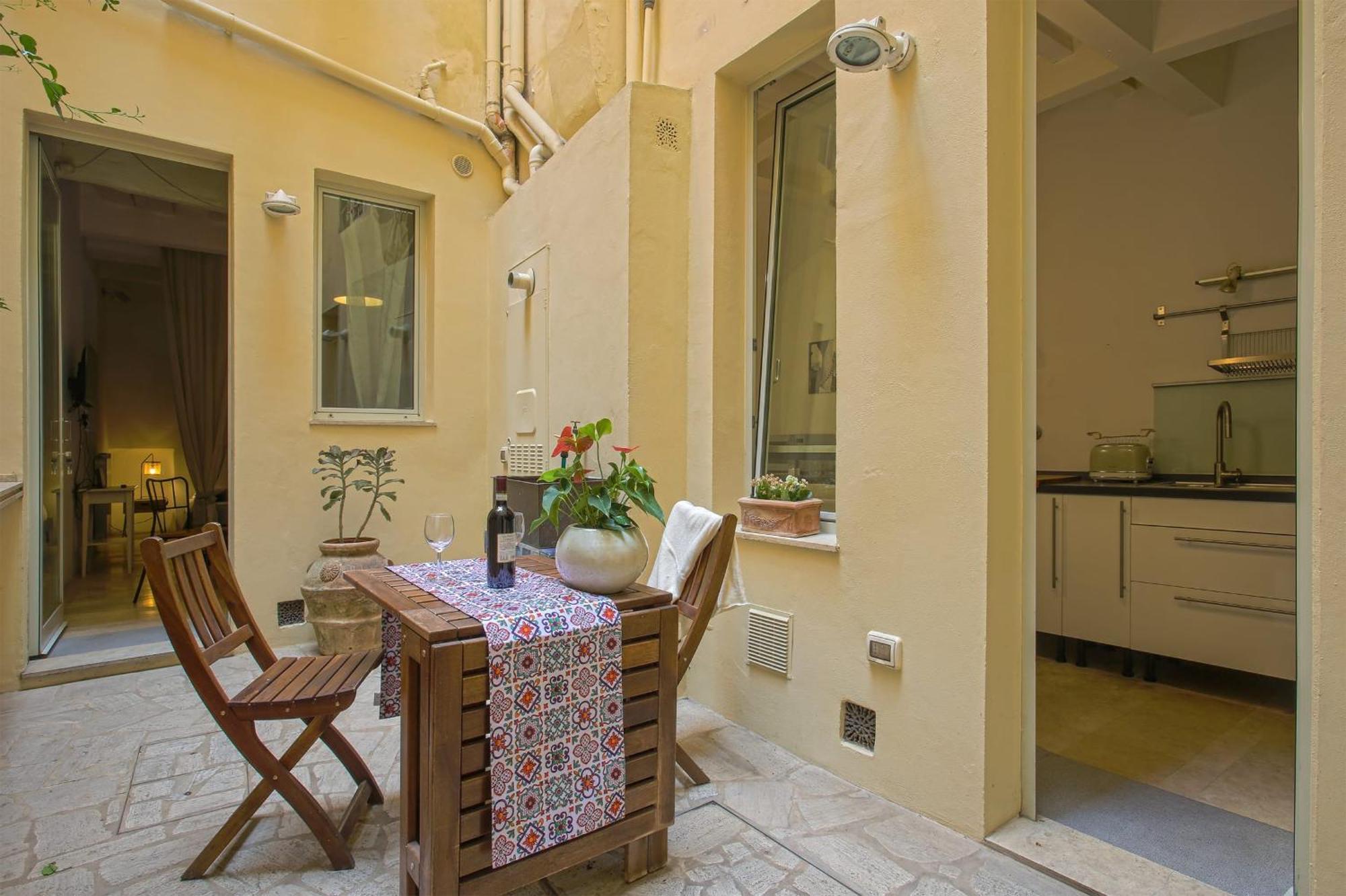 Santospirito - Hosted By Sweetstay