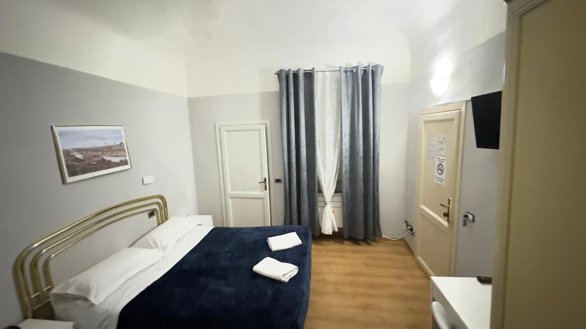 Piccolo Nel Centro Storico Di Hotel 2*