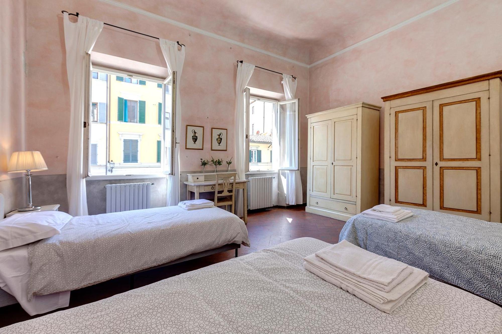 Serristori 31 *