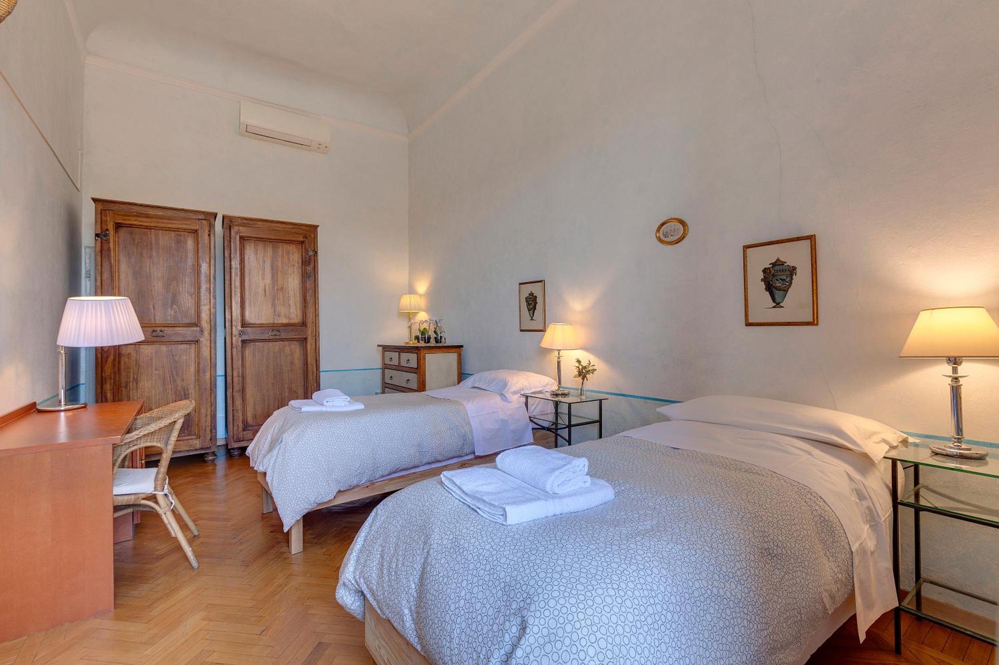 Serristori 31 *