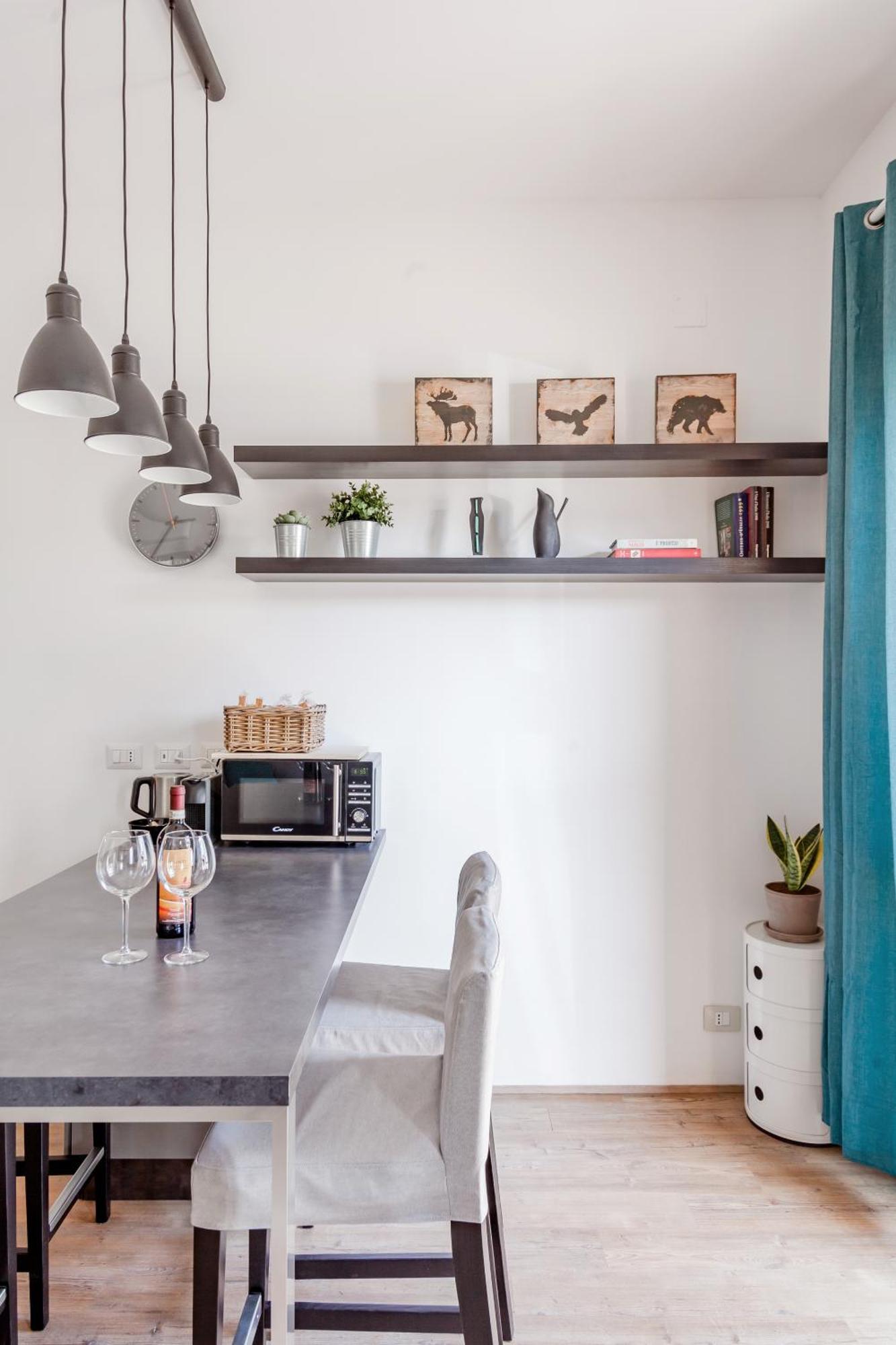Open The Classic Wooden Shutters At A Cozy Nest Florença