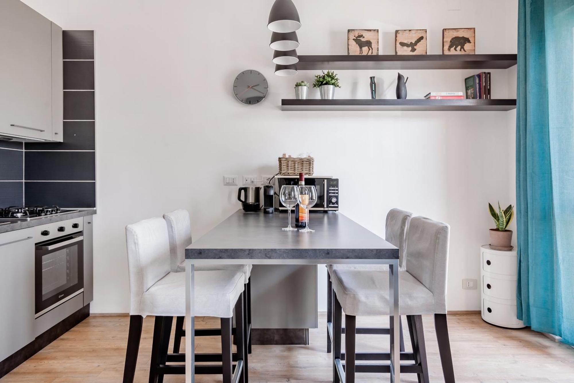 Apartamento Open The Classic Wooden Shutters At A Cozy Nest *