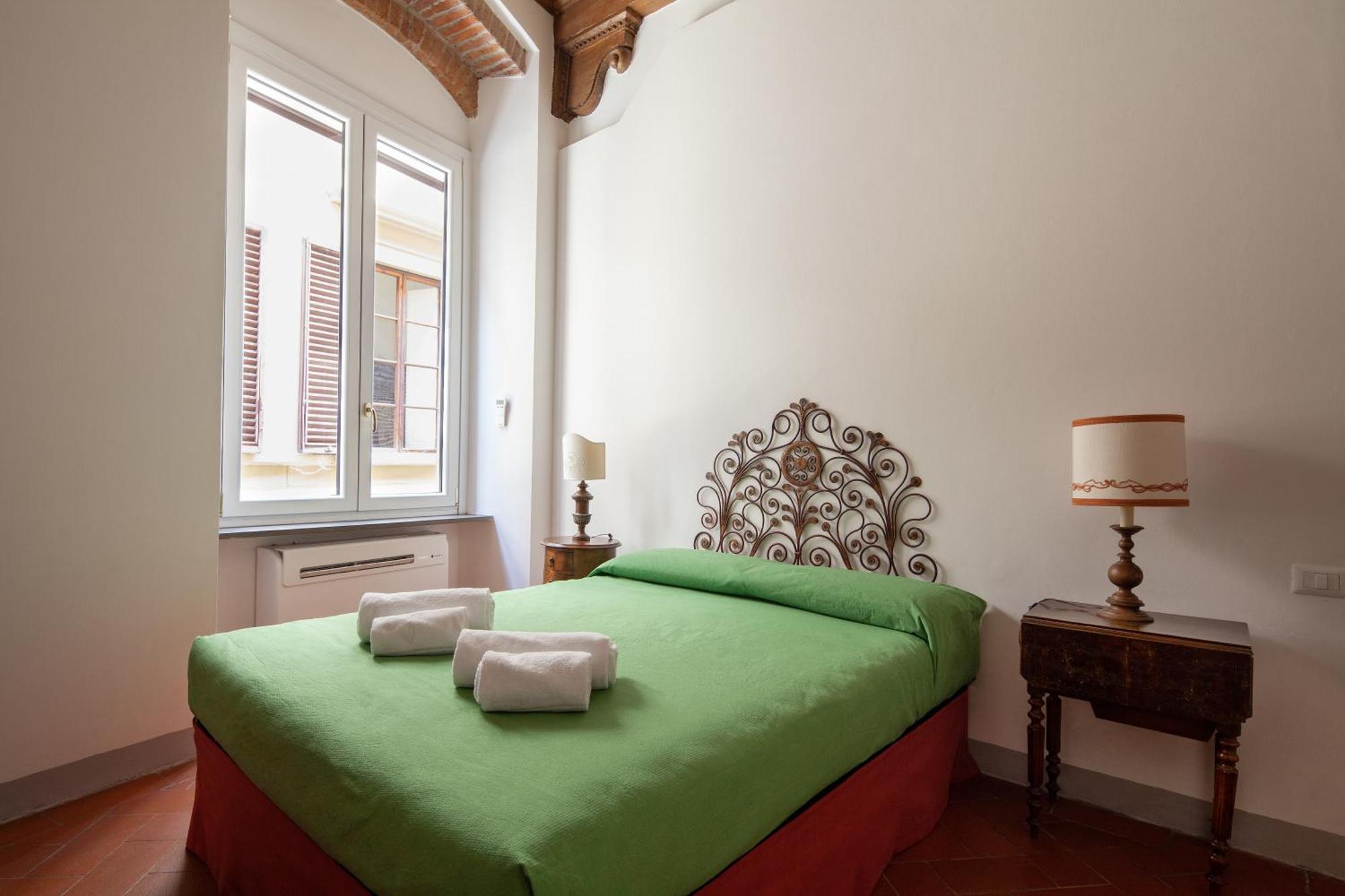 Apartamento Aurora's, Renaissance Suite, Historic Apartment, Pivot Location, Few Walks From All, Ac Bedroom *