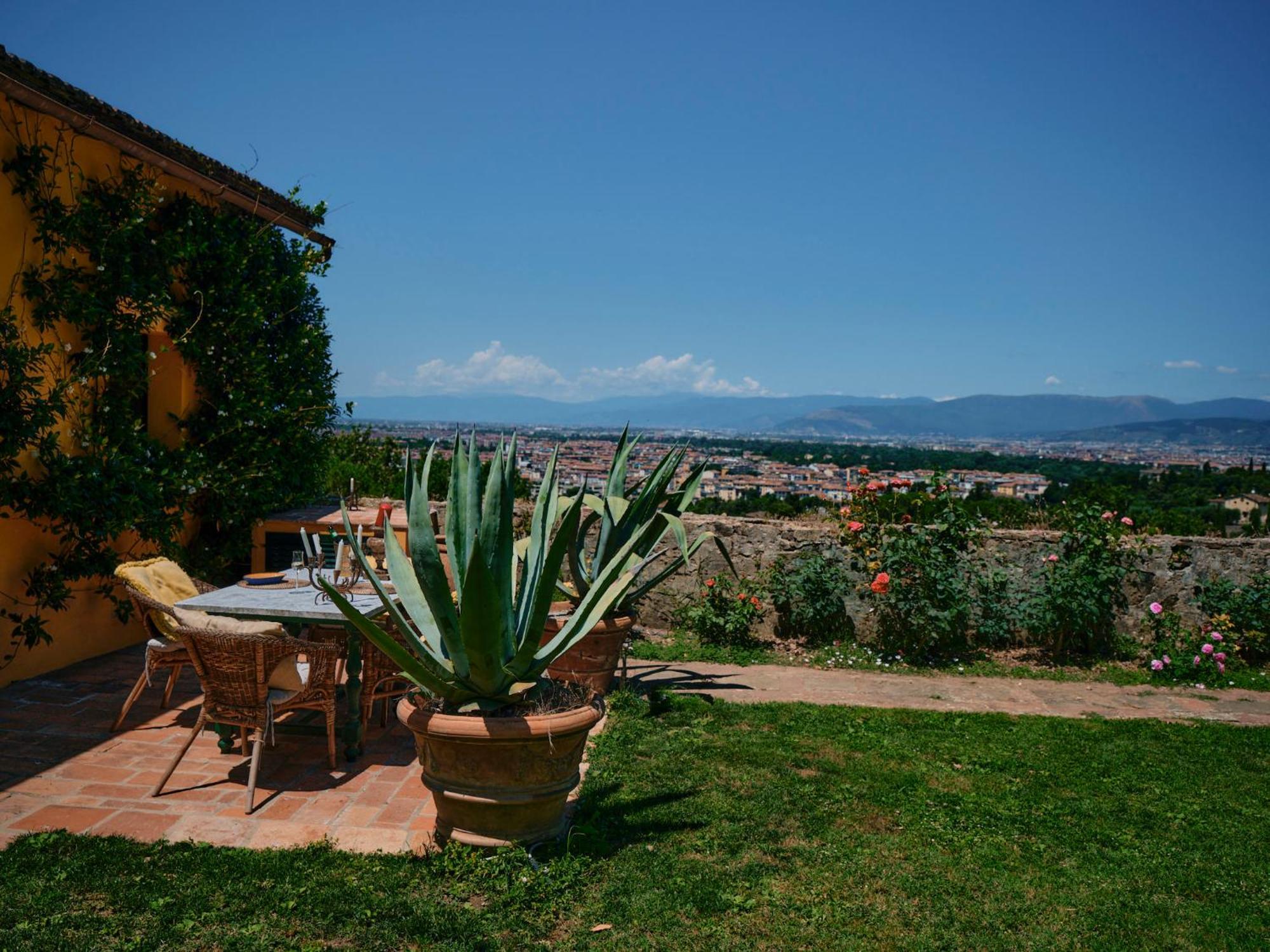 Charming Only For You, A Hidden Gem 10mn Walk To Historic Center, Stunning View Villa *