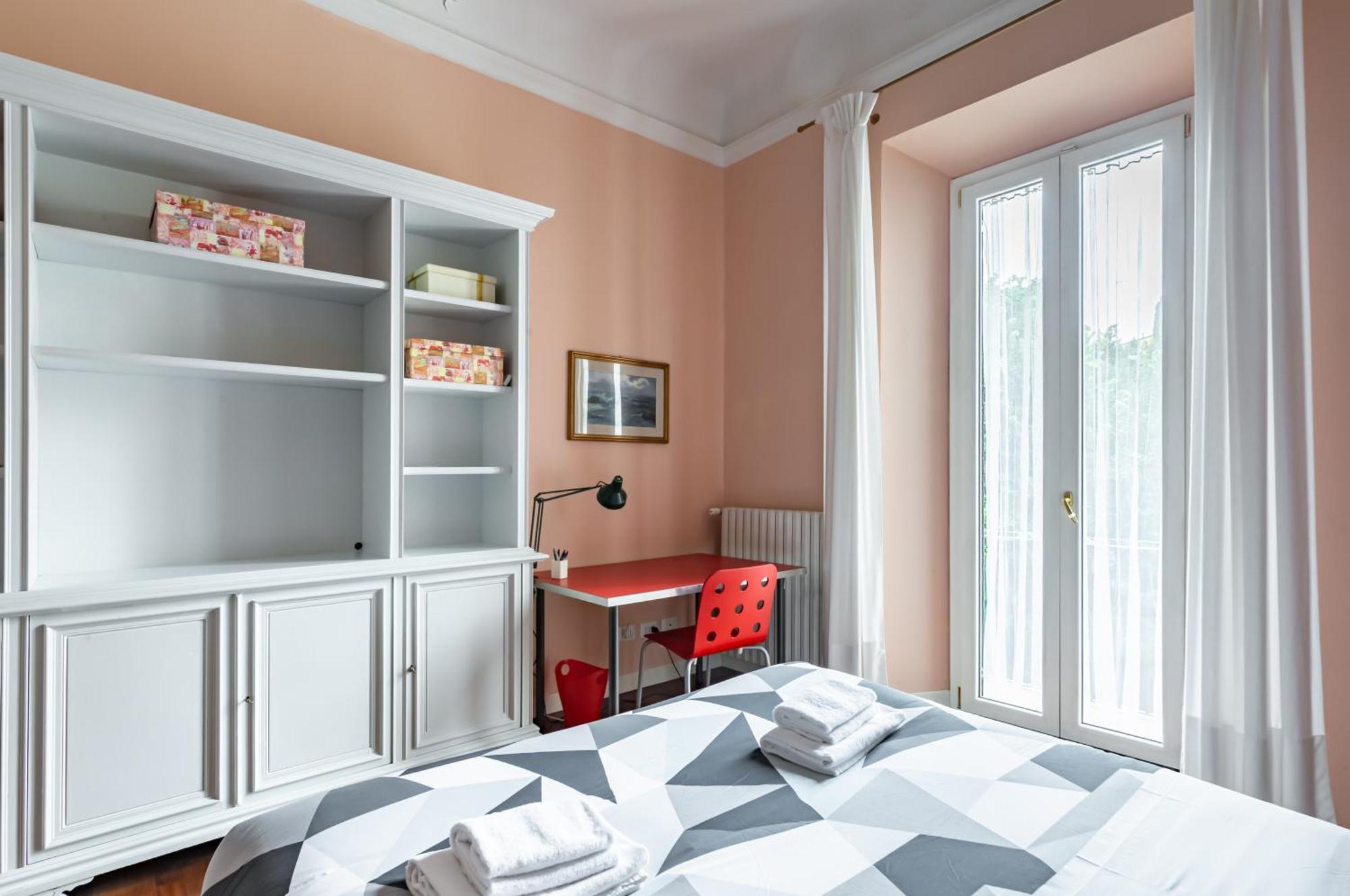 Stibbert & Statuto Elegant Flat With Balcony Apartment *