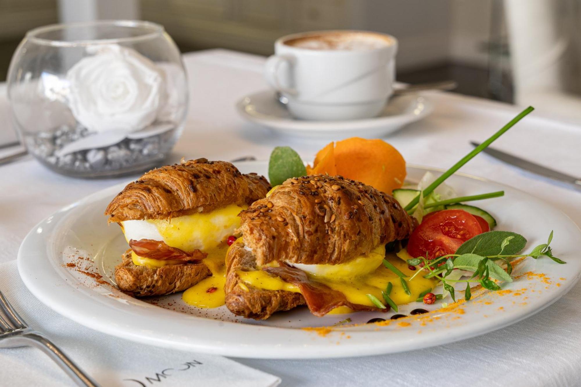 The Moon Boutique & Hotell 4*