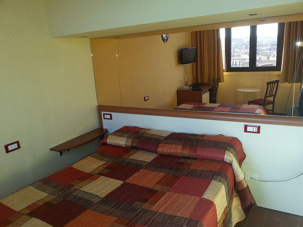 Ester Hotel 3*