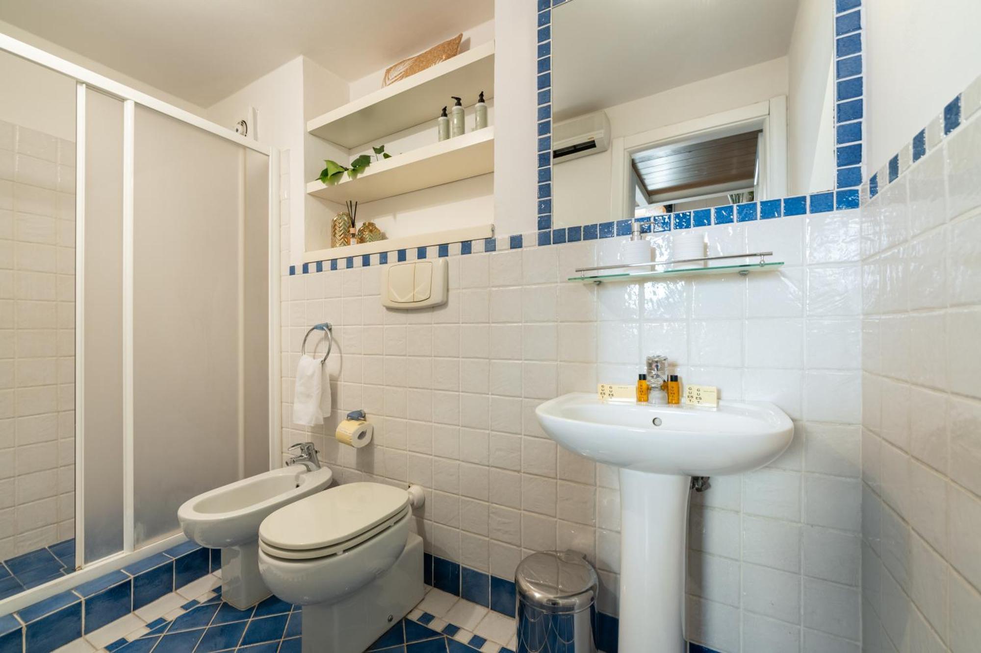 Via Cimabue 8b - Charming - Metropolitan Loft In - 20 Minute Walk To Center - Excellent Base For Exploring - Less Than 5 Minute Walk To The Supermarket - Amazing Bakery On The Corner *