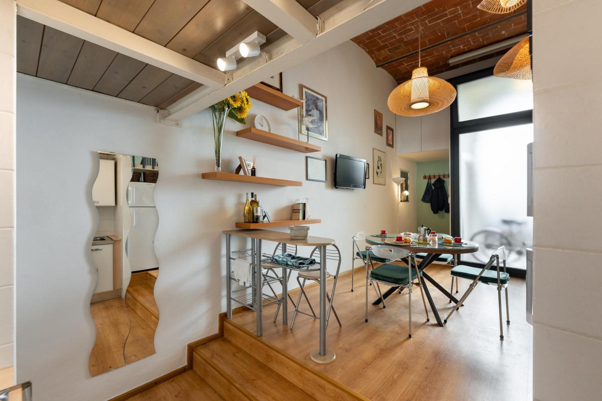 Via Cimabue 8b - Charming - Metropolitan Loft In - 20 Minute Walk To Center - Excellent Base For Exploring - Less Than 5 Minute Walk To The Supermarket - Amazing Bakery On The Corner Appartamento *