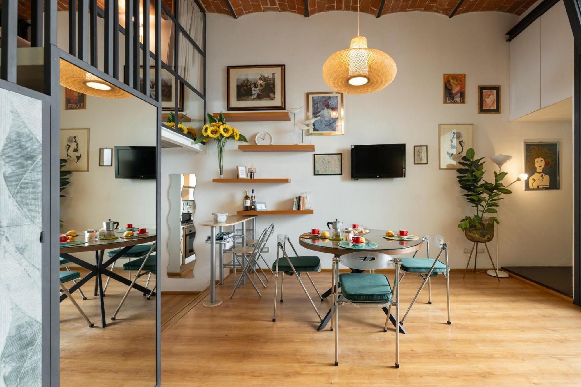 Via Cimabue 8b - Charming - Metropolitan Loft In - 20 Minute Walk To Center - Excellent Base For Exploring - Less Than 5 Minute Walk To The Supermarket - Amazing Bakery On The Corner Appartamento