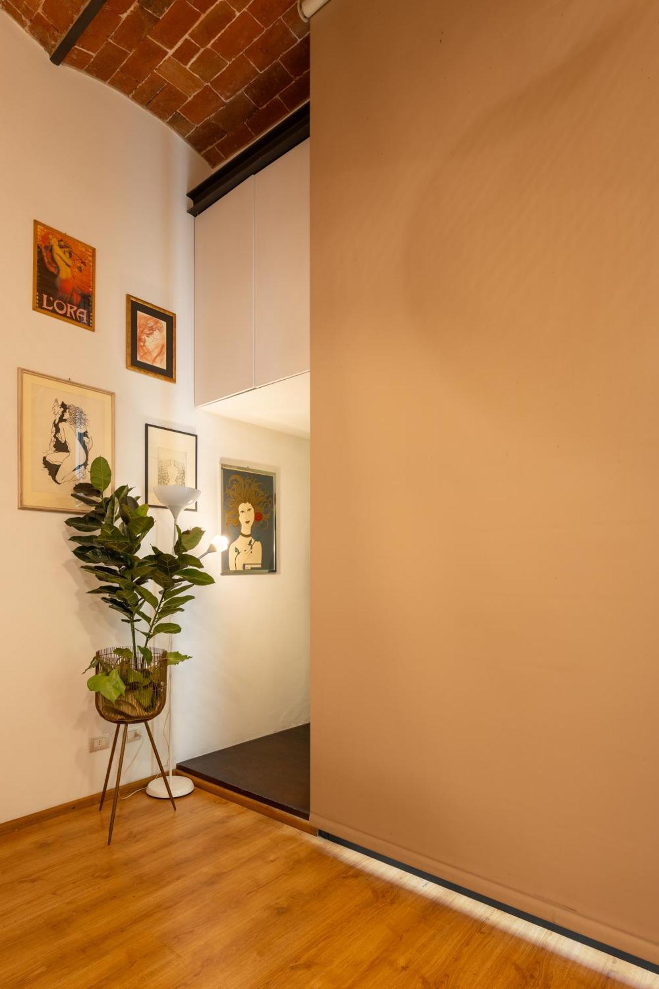 Via Cimabue 8b - Charming - Metropolitan Loft In - 20 Minute Walk To Center - Excellent Base For Exploring - Less Than 5 Minute Walk To The Supermarket - Amazing Bakery On The Corner