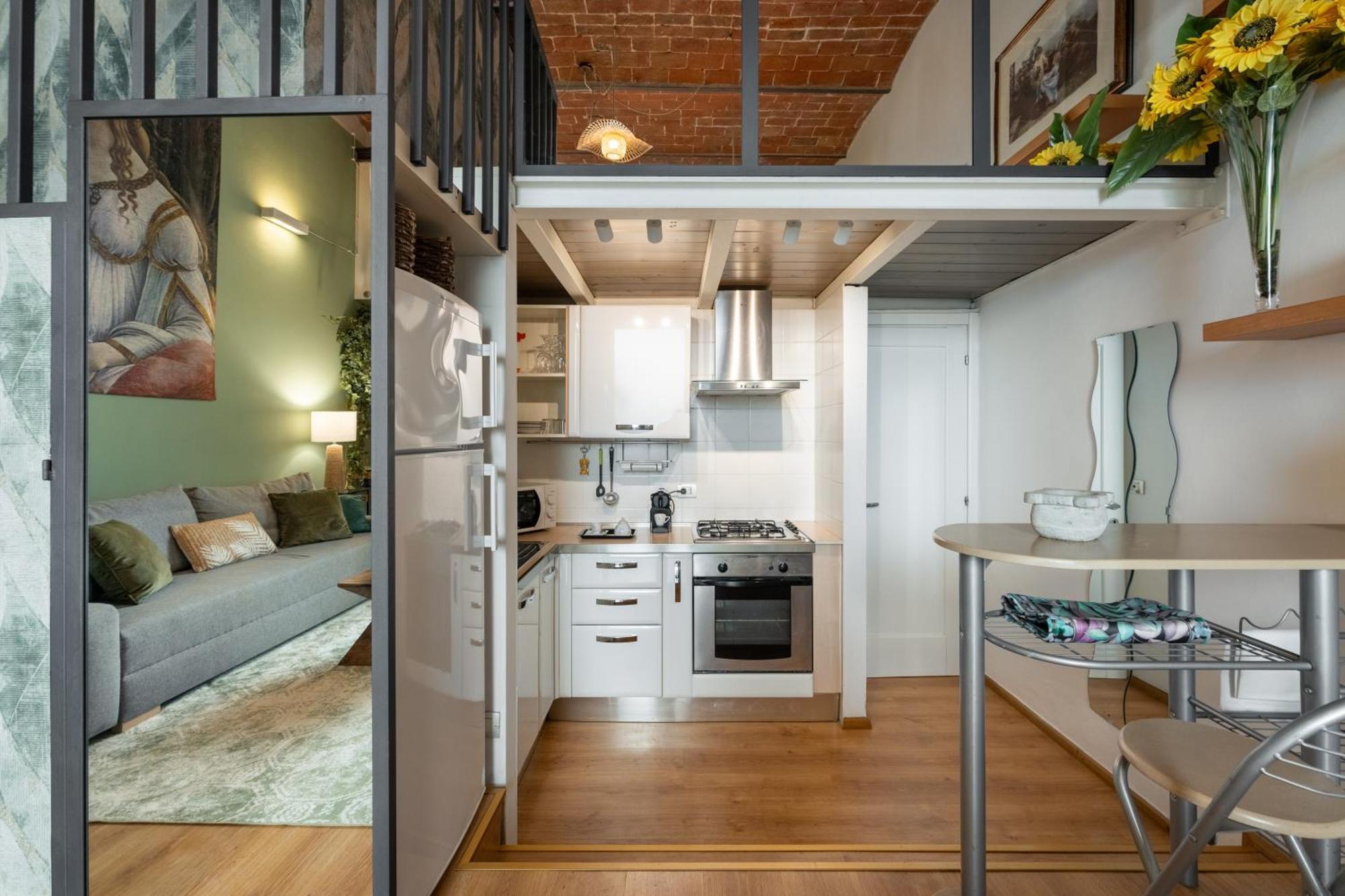 Via Cimabue 8b - Charming - Metropolitan Loft In - 20 Minute Walk To Center - Excellent Base For Exploring - Less Than 5 Minute Walk To The Supermarket - Amazing Bakery On The Corner Appartamento *