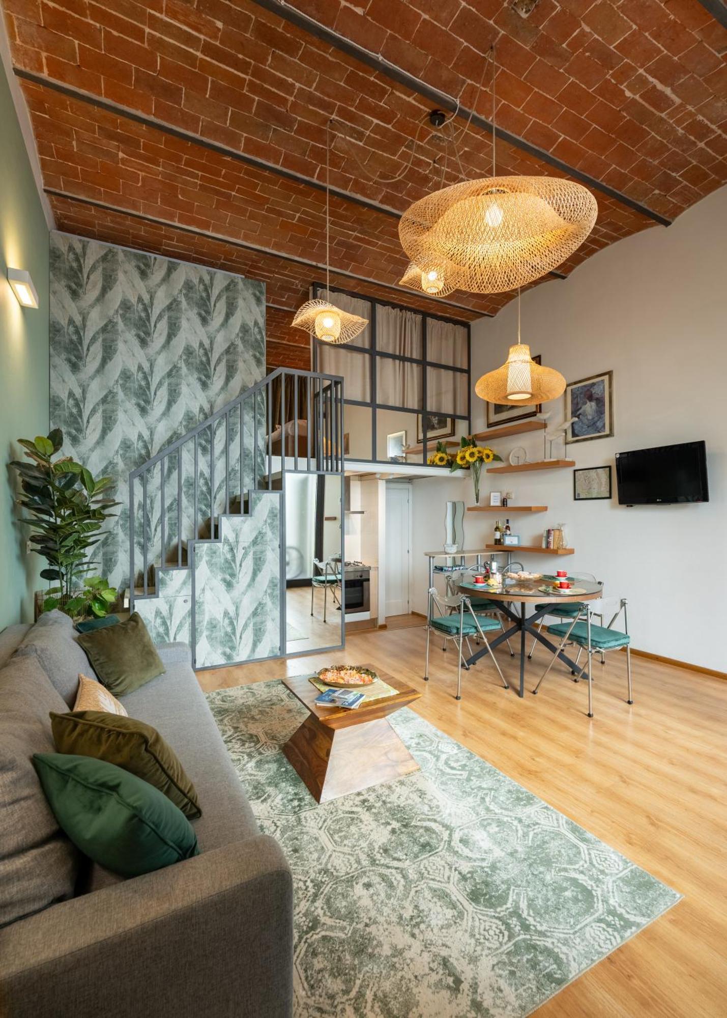 Via Cimabue 8b - Charming - Metropolitan Loft In - 20 Minute Walk To Center - Excellent Base For Exploring - Less Than 5 Minute Walk To The Supermarket - Amazing Bakery On The Corner * Firenze