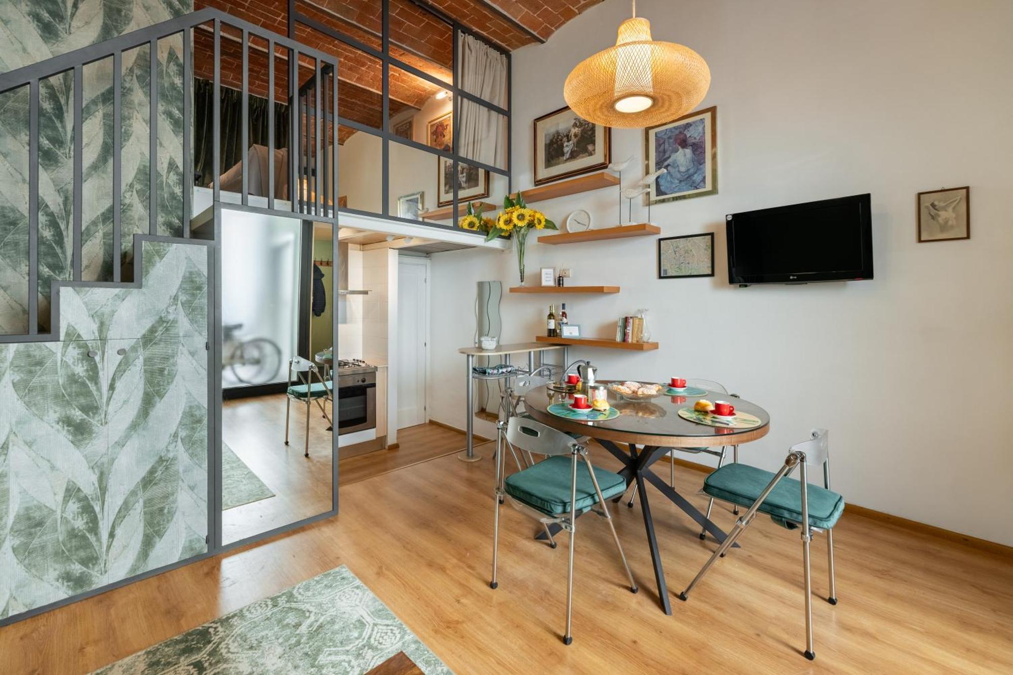 Appartamento Via Cimabue 8b - Charming - Metropolitan Loft In - 20 Minute Walk To Center - Excellent Base For Exploring - Less Than 5 Minute Walk To The Supermarket - Amazing Bakery On The Corner *