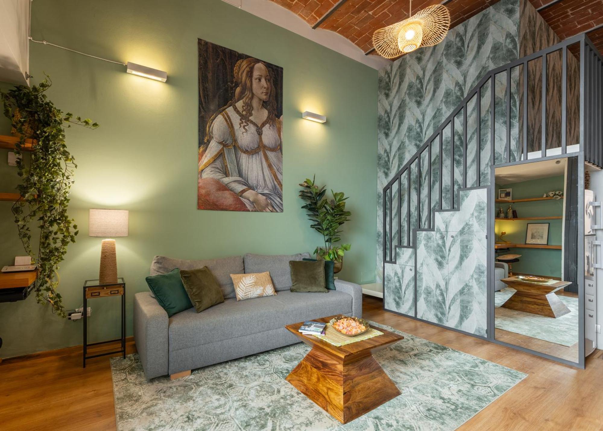 Via Cimabue 8b - Charming - Metropolitan Loft In - 20 Minute Walk To Center - Excellent Base For Exploring - Less Than 5 Minute Walk To The Supermarket - Amazing Bakery On The Corner Firenze