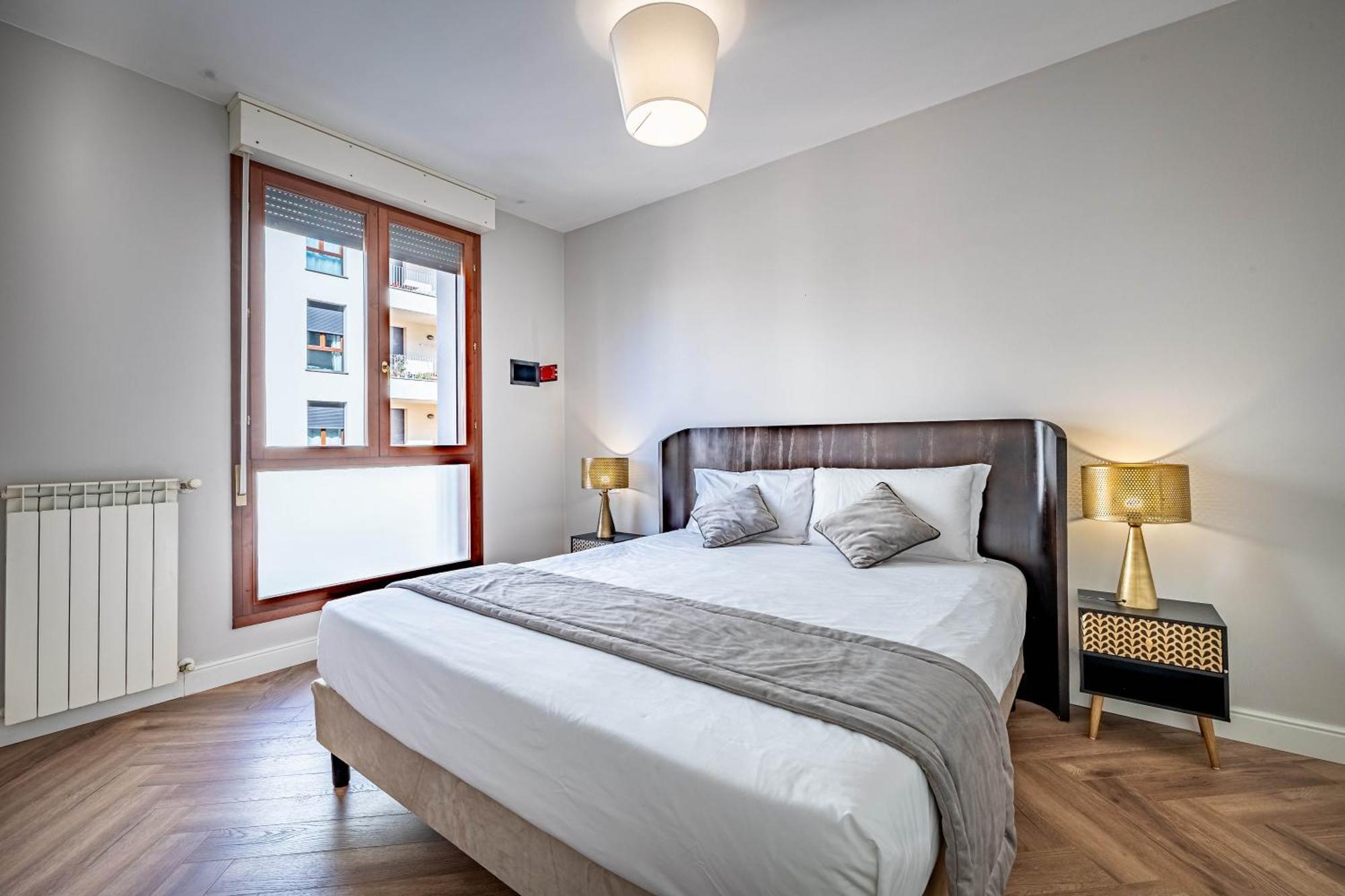 Yid Quiet With Parking Appartement