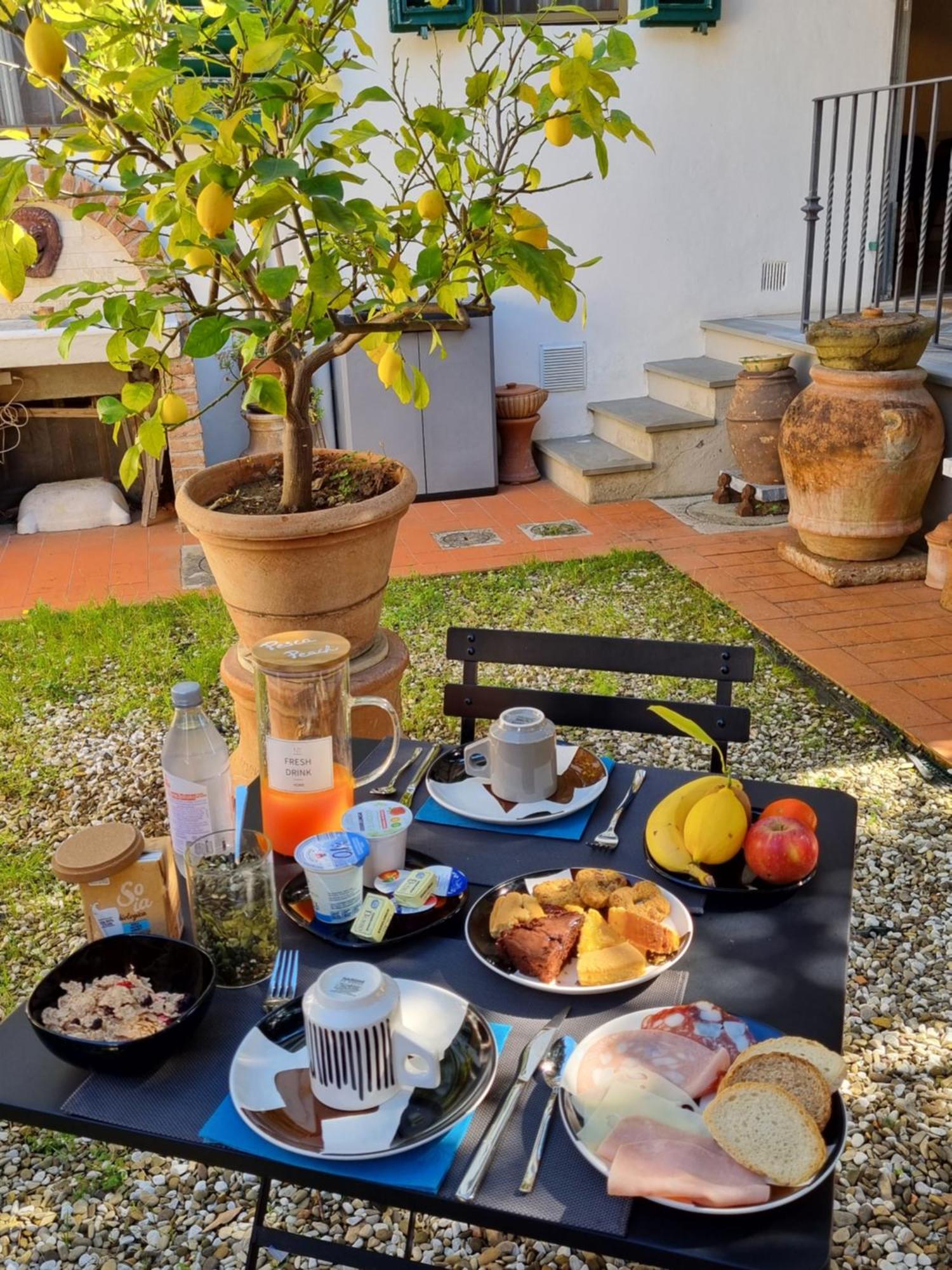 Acomodação com café da manhã  400 Florença