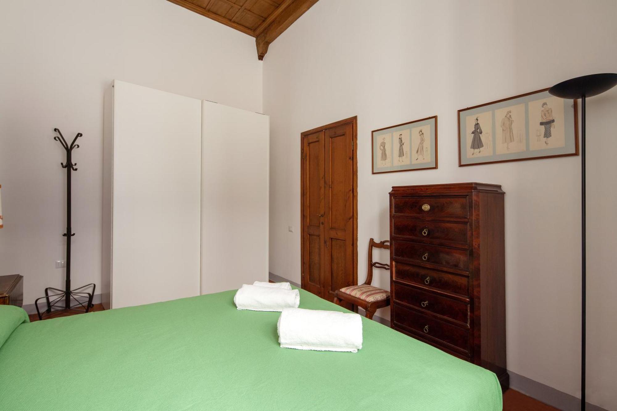 Apartamento Aurora's, Renaissance Suite, Historic Apartment, Pivot Location, Few Walks From All, Ac Bedroom *