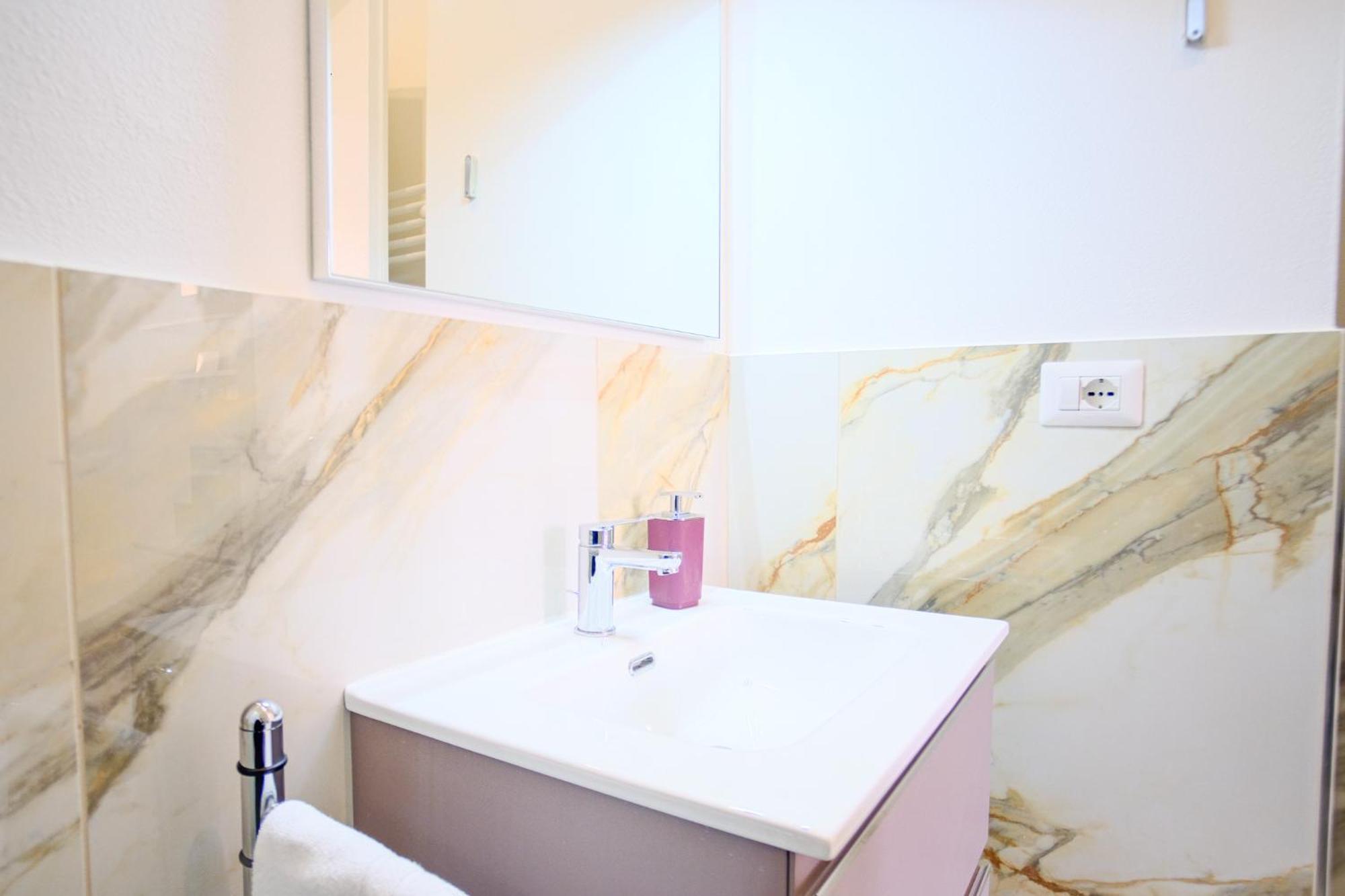 Cavour - Boutique In Appartement