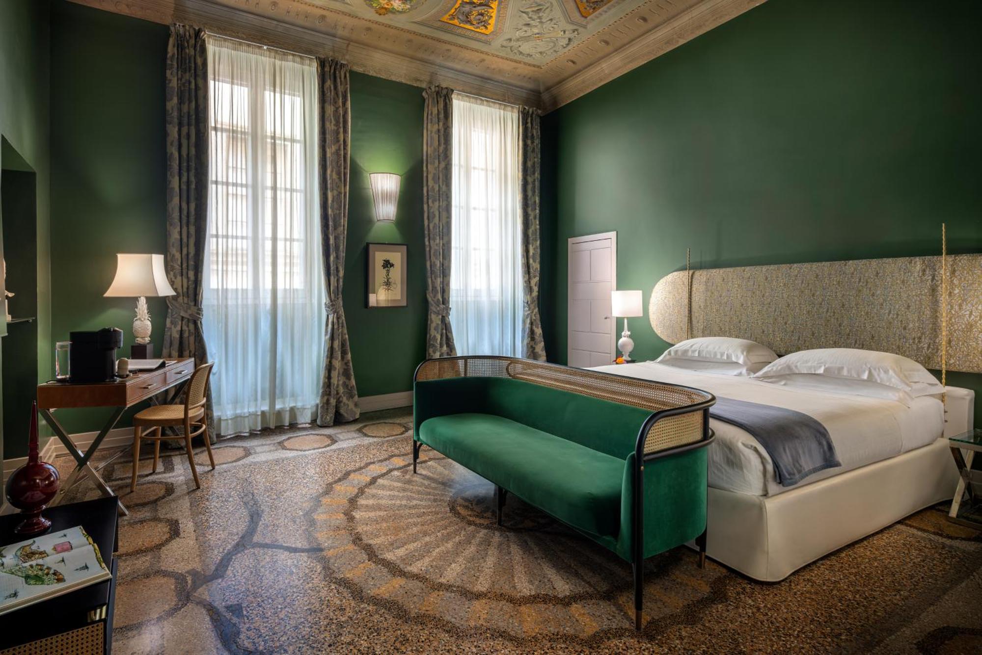 Number Nine Hotel 5*